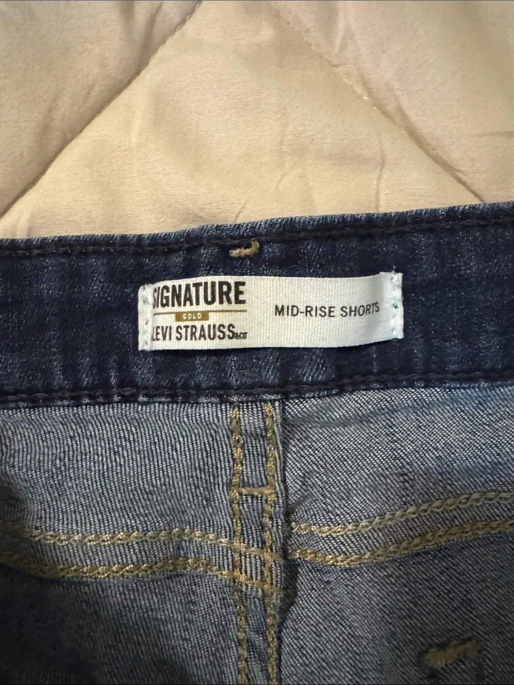 Signature Gold Levi Strauss Mid-rise Shorts Size 8 - Picture 2 of 7